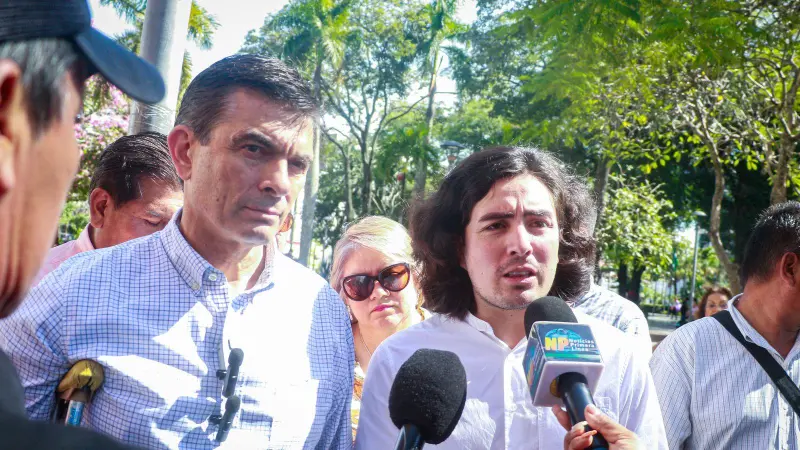 El binomio Paz - Careaga estuvo en Santa Cruz sosteniendo reuniones. El binomio Paz - Careaga estuvo en Santa Cruz sosteniendo reuniones.