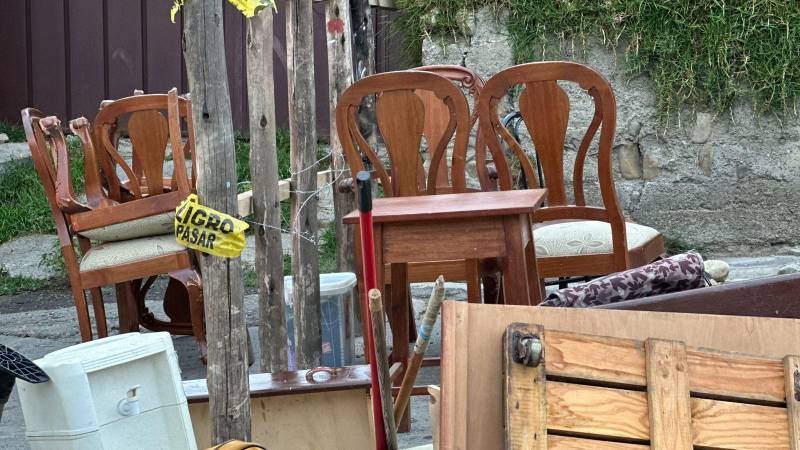 Los objetos quedaron en la calle Los objetos quedaron en la calle