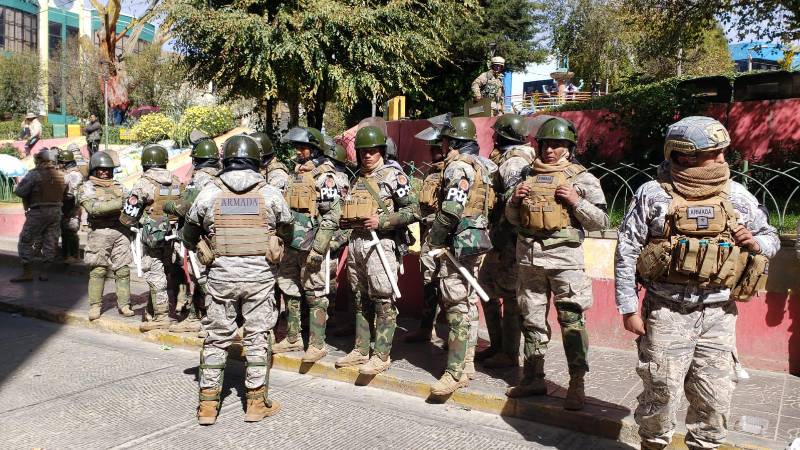 Efectivos de las Fuerzas Armadas también fueron desplegados en Llallagua Efectivos de las Fuerzas Armadas también fueron desplegados en Llallagua