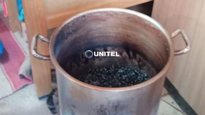 La olla fue encontrada quemada. La olla fue encontrada quemada.