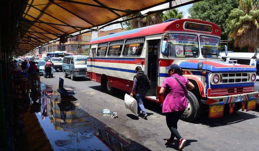 Pasajes en Cochabamba: estudio de la Alcaldía establece “tarifa técnica” de Bs 2.17 para el transporte público