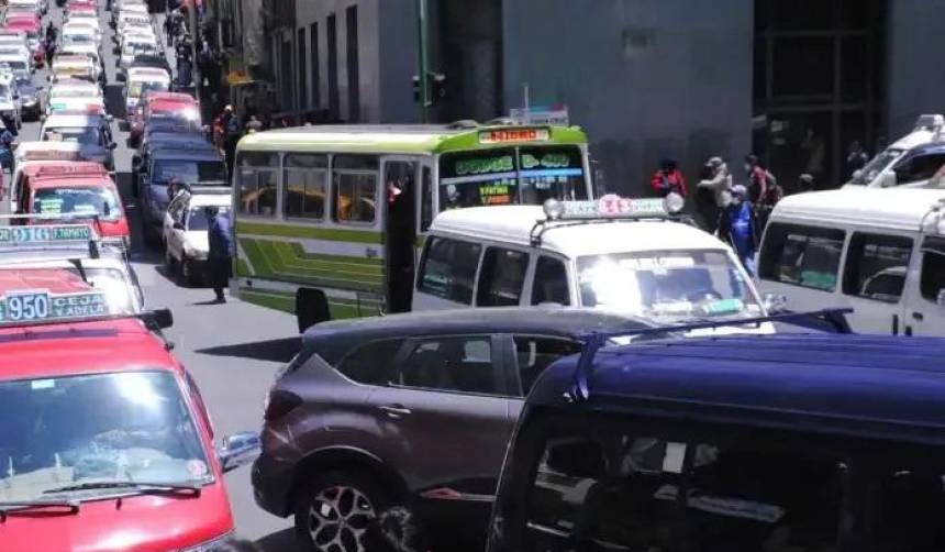 La Paz y El Alto cierran las puertas al incremento de pasajes, pero se abren al diálogo para evaluar el servicio