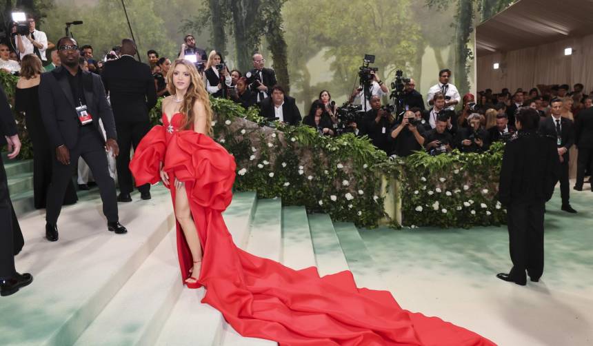 El debut de Shakira en la Gala Met y los latinos que arrasaron en este evento internacional