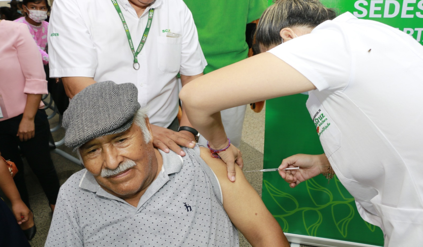 Vacunas contra la influenza estarán disponibles en más de 450 centros de salud cruceños desde este jueves