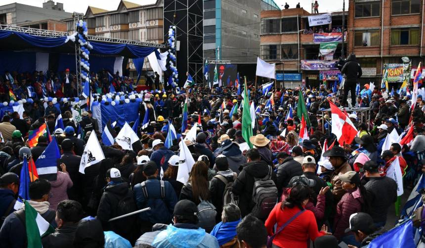 Tras iniciarse el congreso arcista del MAS en El Alto, evistas se declaran en emergencia y evalúan medidas