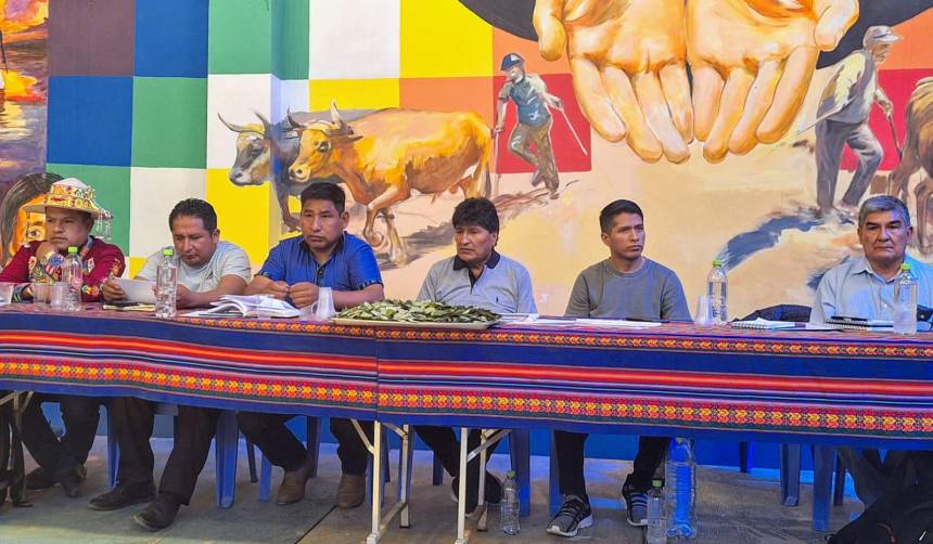 MAS y Pacto de Unidad ‘evista’ se reúnen de emergencia con Evo en Sacaba