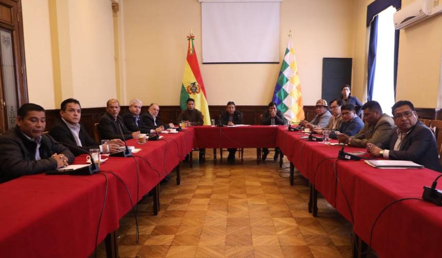 Choquehuanca convoca a los presidentes del Legislativo y las tres fuerzas para “materializar” las elecciones judiciales