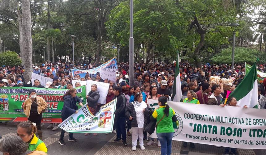 Gremialistas se movilizan a nivel nacional: exigen abrogar el DS 4732 y una solución a la falta de dólares