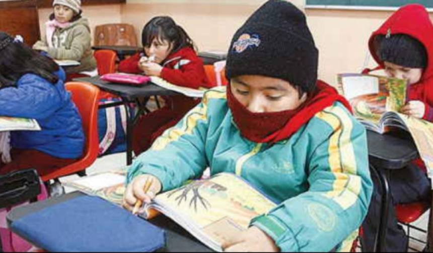 Horario de invierno aún no se aplicará en Potosí, que espera respuesta del Ministerio de Educación