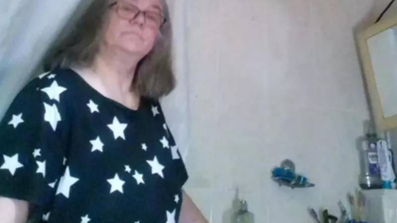 Celia desde el baño de su casa Celia desde el baño de su casa