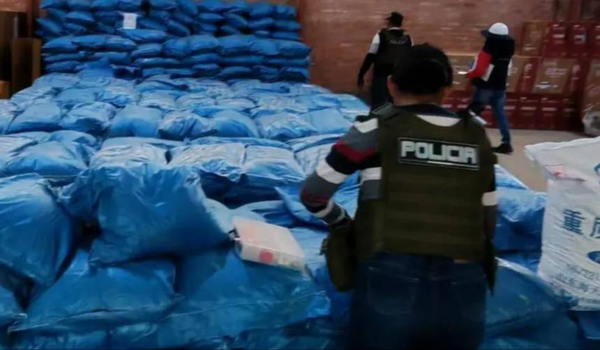 Aduana alista denuncia contra importadora por 43 toneladas de sustancias controladas halladas en Oruro