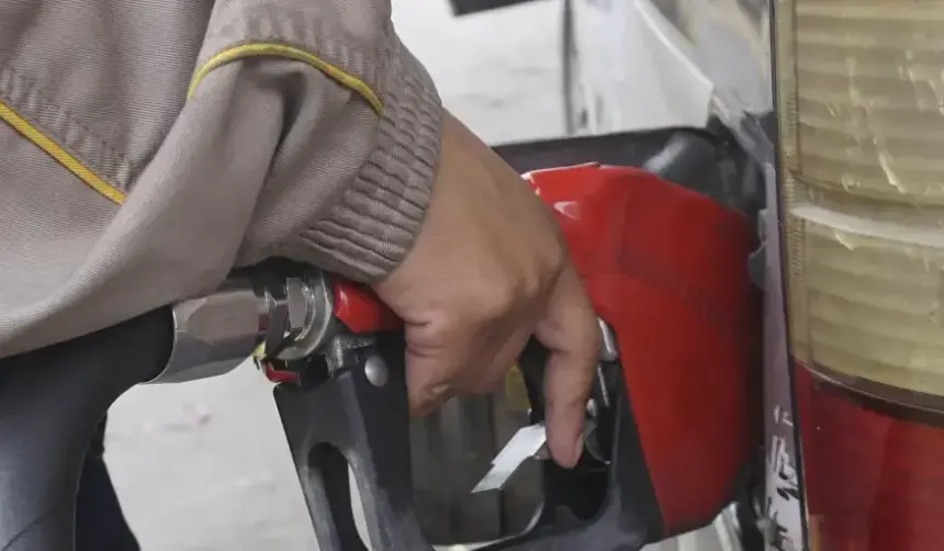 Denuncian gasolina con impurezas y reportan incremento en los casos de vehículos con problemas