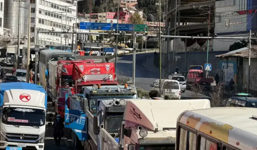 Dirigente de Transporte Libre dice que el Gobierno se comprometió a normalizar la distribución de diésel en agosto