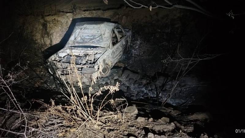 Así quedó el vehículo donde se trasladaban los presuntos ladrones