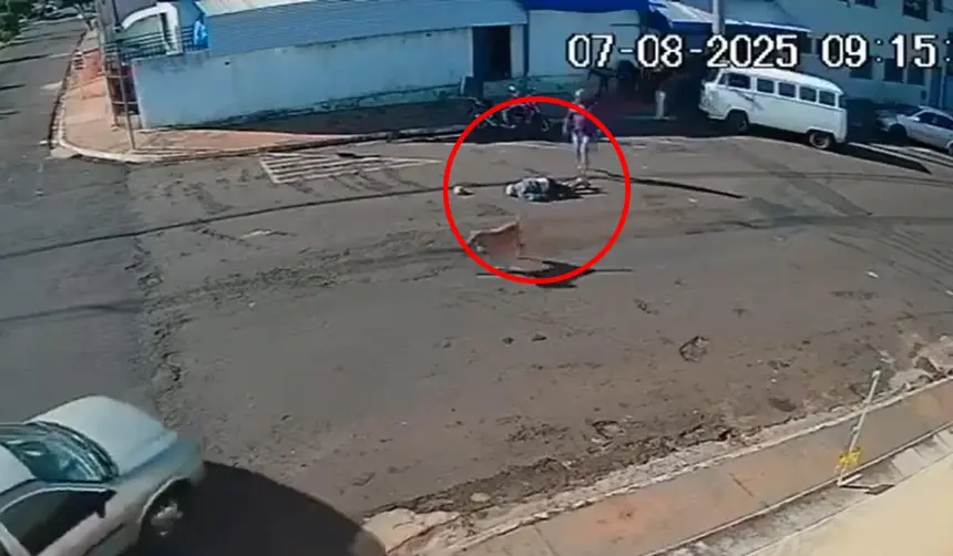 Video: Un hombre está intubado y lucha por su vida tras ser ‘atropellado’ por un perro