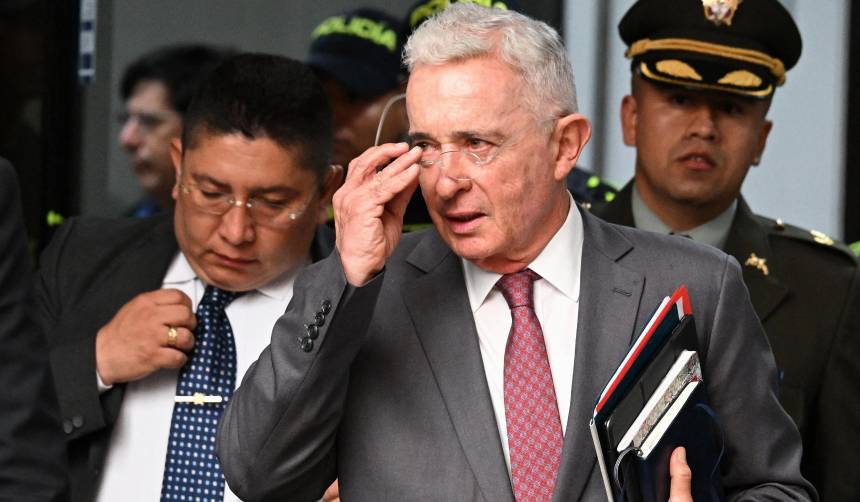 Corte Suprema de Colombia confirma decisión del Tribunal que dejó en libertad al expresidente Uribe