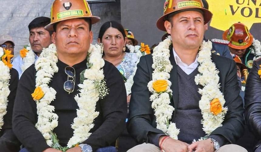 Edmand Lara y Leonardo Loza aparecen juntos en un acto público en Cochabamba