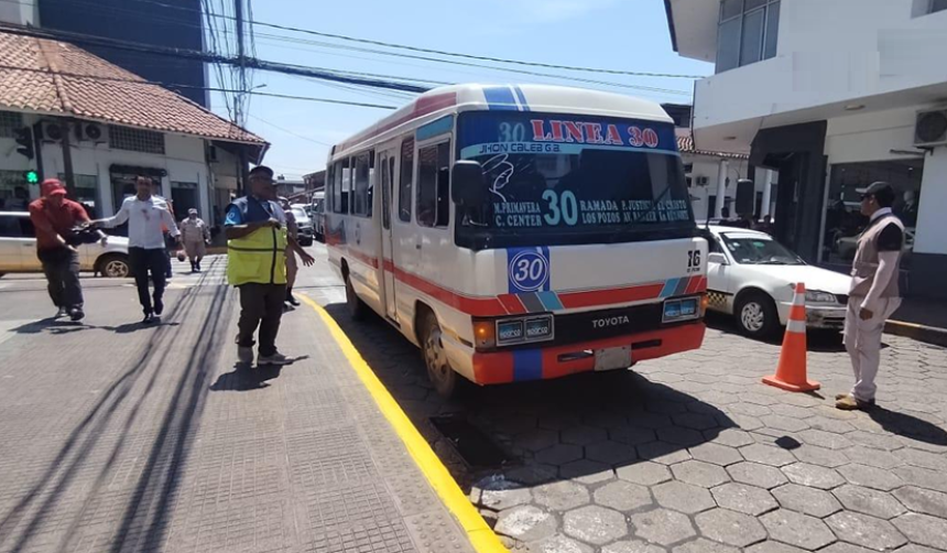 El ordenamiento del transporte urbano en el centro cruceño no se concretó y la Alcaldía habla de “concientización” 