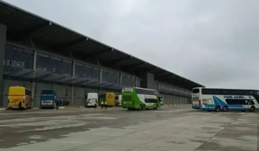Central de Buses de El Alto dice que trabajan al 20% debido a la escasez de combustible
