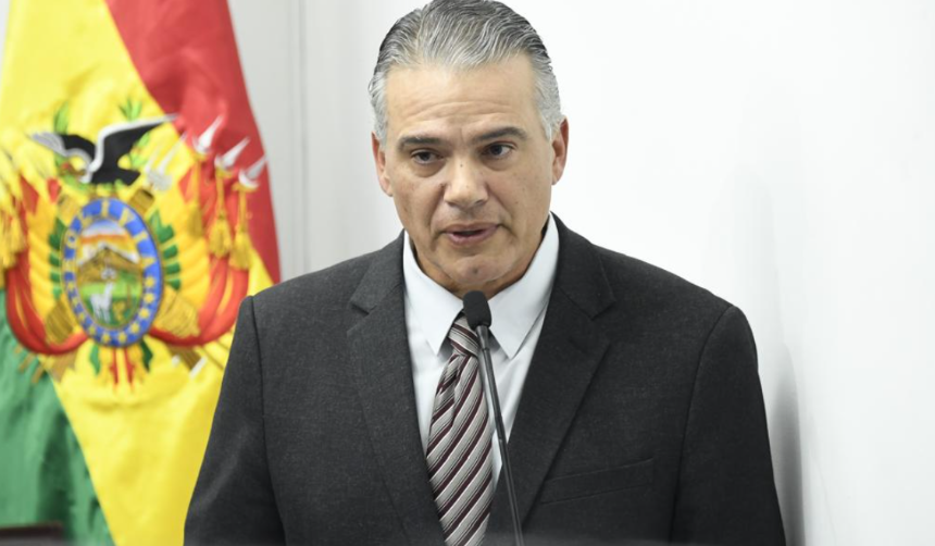 “Tenemos que identificar la coca necesaria para la parte legal”: Zar antidroga señala que se debe replantear la política de erradicación