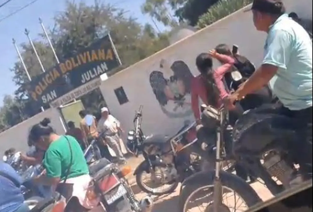 Reportan saqueo y quema de la estación policial de San Julián; los efectivos fueron replegados