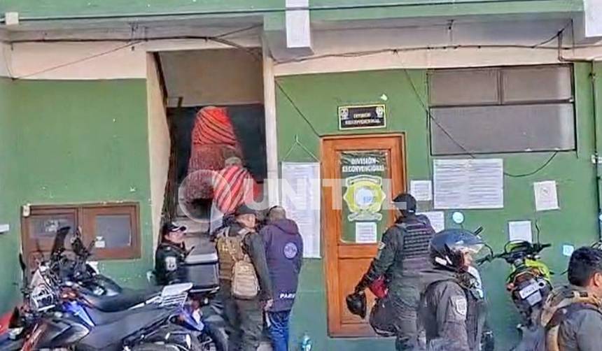Reportan al menos 100 personas aprehendidas en las movilizaciones en La Paz