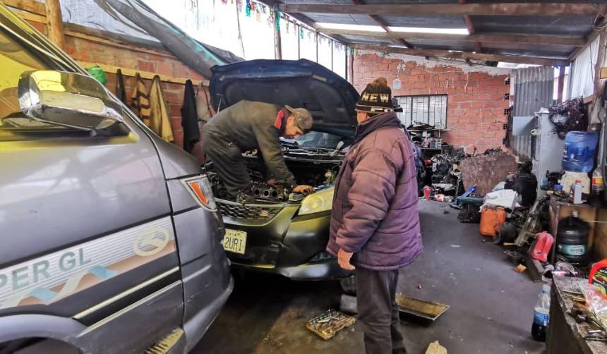 Alcaldía de La Paz reporta 147 vehículos municipales afectados por problemas con la gasolina