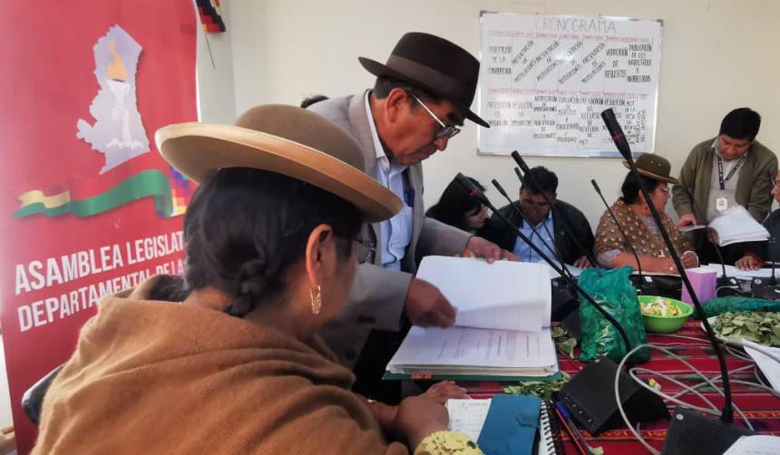 Suman 171 postulantes a vocales del Tribunal Electoral de La Paz; se revisan los requisitos para publicar la lista de habilitados