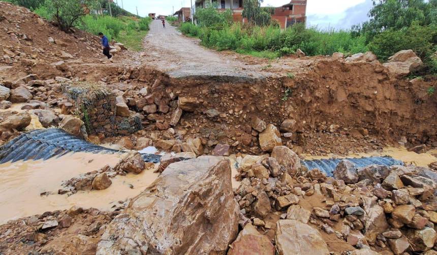 Lluvias: Cae puente principal y deja incomunicados a barrios de la zona sur del Distrito 9 de Cochabamba