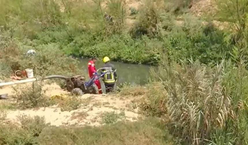 Hallan a una mujer sin vida en una laguna de Cochabamba; presumen que se cayó cuando volvía a su casa