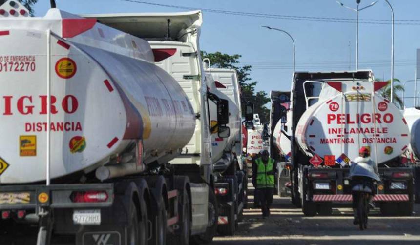Cisterneros dicen que solo el 40% de su sector está operando en el país debido a las filas por combustible 