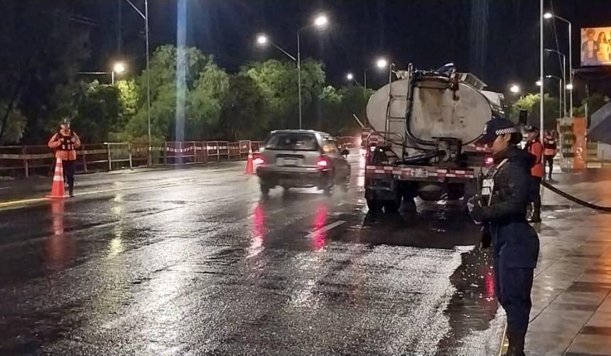 Intensa graniza acompañada de lluvias causaron afectaciones en Cochabamba