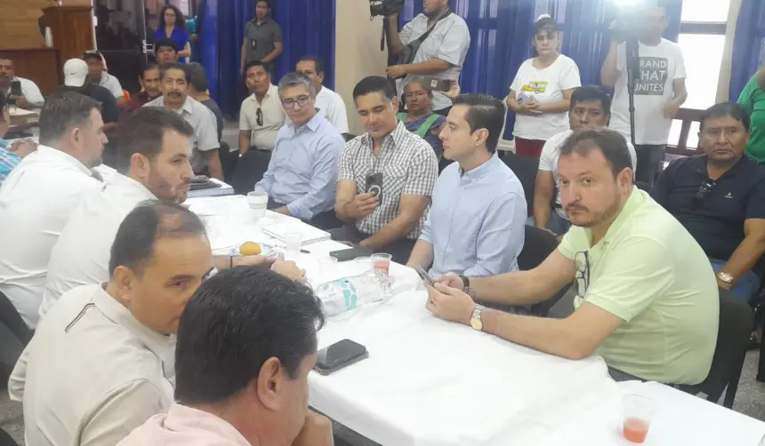 “Para tener una patria sana se deben hacer ajustes”: Gobierno se reúne con gremiales por el DS 5503 y cuestiona movilizaciones de la COB