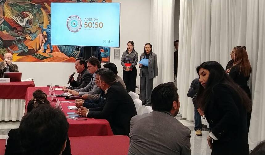 Arranca en La Paz la reunión entre el Gobierno y alcaldes por el modelo 50-50
