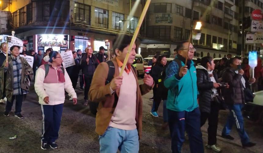 Ministerio de Educación convoca a diálogo en Cochabamba ante anuncio de paro de los maestros