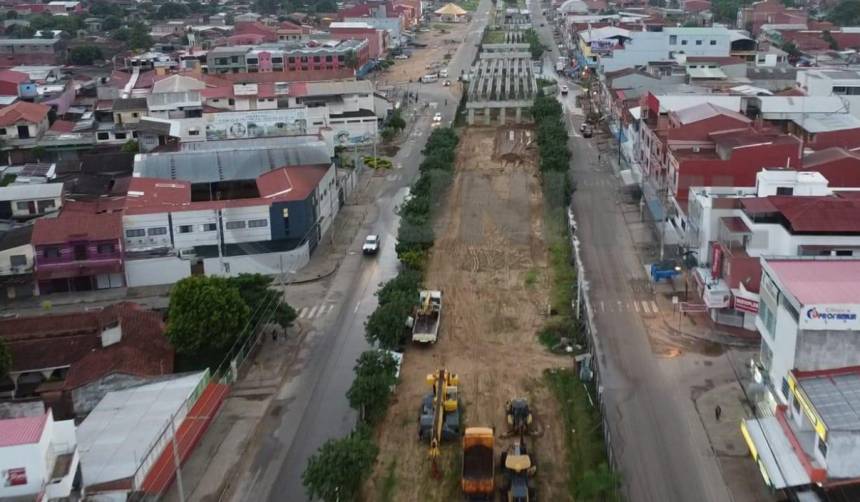 Arranca el paro de micreros en Santa Cruz de la Sierra y la población busca trasladarse en trufis y transporte libre