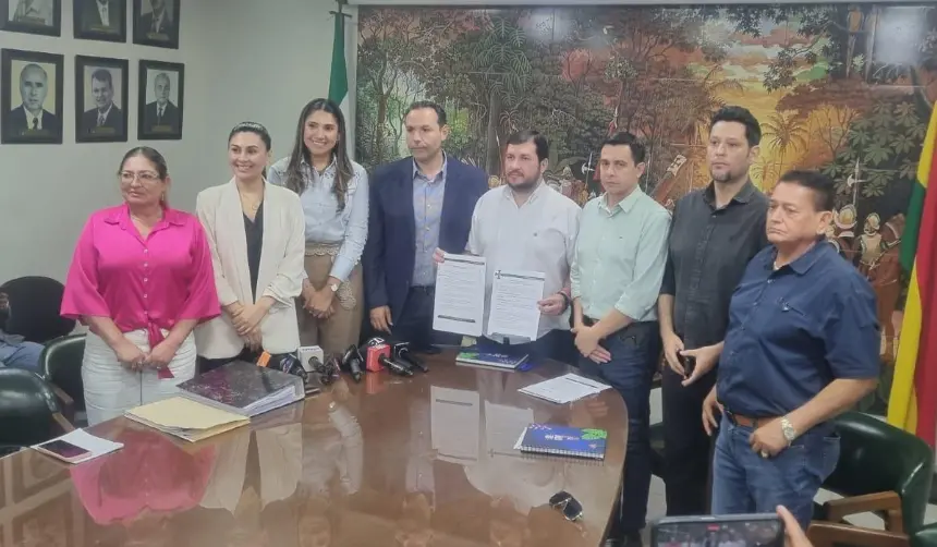 Concejales de UCS y CA acuerdan mantener directiva liderada por Alberti como presidente interino