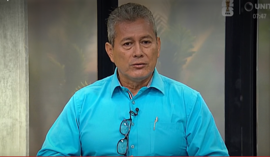 Candidato a alcalde cruceño: Padilla dice que hay casi 12.000 micros y se debe recudir a 6.000