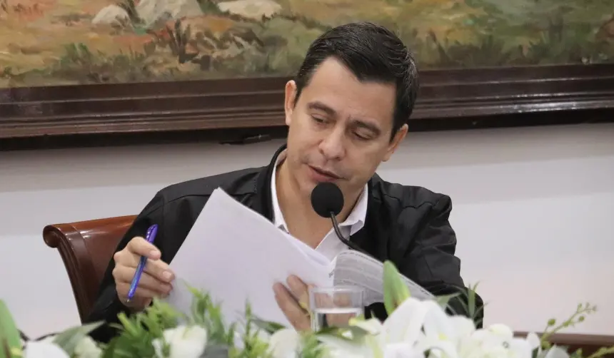 Disputa por curules en el Concejo cruceño: Se espera notificación del TSE para convocar a sesión