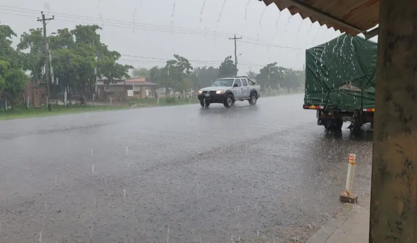 Hasta el viernes rigen tres alertas en el país por intensas lluvias y posible desborde de ríos