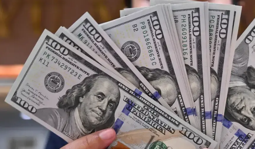 Hombre ganó la lotería usando las edades de sus nietos como números de la suerte
