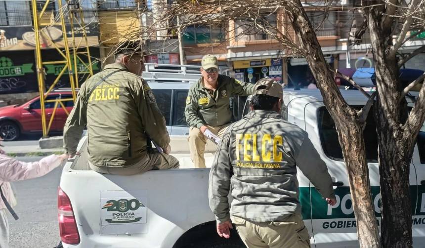 Banda armada roba $us 40.000 en La Paz; uno de los delincuentes se vistió de mujer para cometer el delito