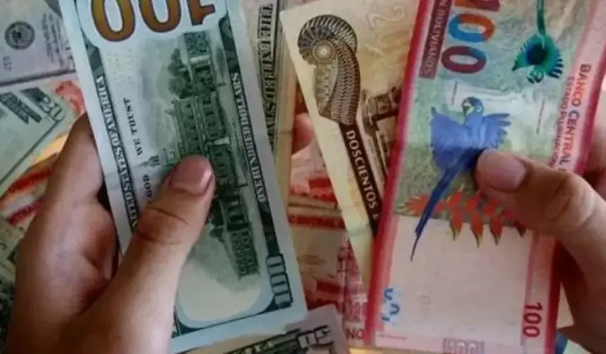 Este lunes el dólar referencial supera por primera vez los Bs 10 para la venta