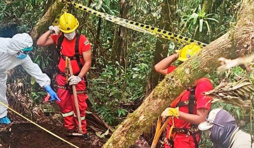 Policía difunde fotos de cuatro de los prófugos acusados del asesinato múltiple en Pucamayu 