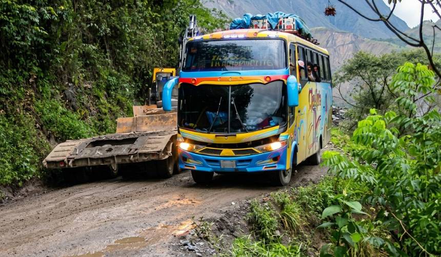 “La potencia es muy diferente, no va a rendir”, dicen choferes de los Yungas sobre la conversión a GNV