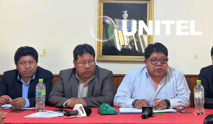 “Con este ‘dieselazo’ está relocalizando a nuestros compañeros”: Choferes de La Paz exigen abrogación del Decreto 5716