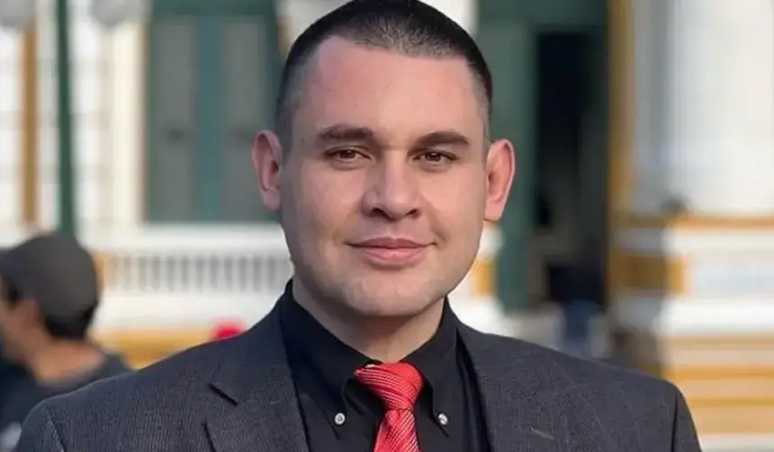 El analista político Paúl Coca es candidato a diputado uninominal con Jaime Dunn