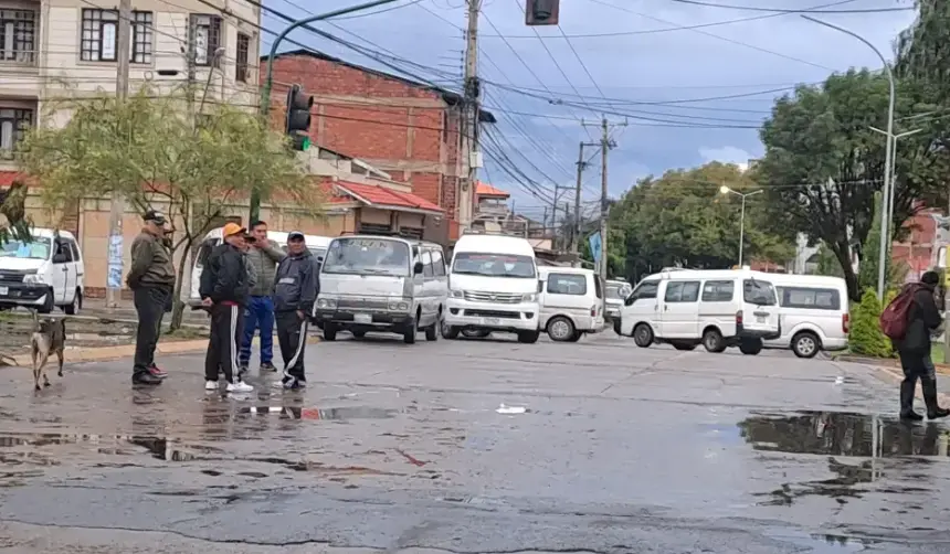Transporte libre anuncia bloqueos para este jueves en Cochabamba por el DS 5503