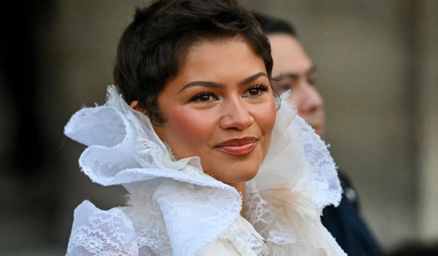 Celebridades deslumbran en el desfile de Louis Vuitton por la Semana de la Moda de París 