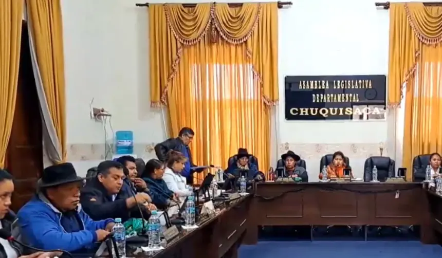 En medio de fricciones, la Asamblea de Chuquisaca sesiona para designar al gobernador interino para reemplazar a Condori